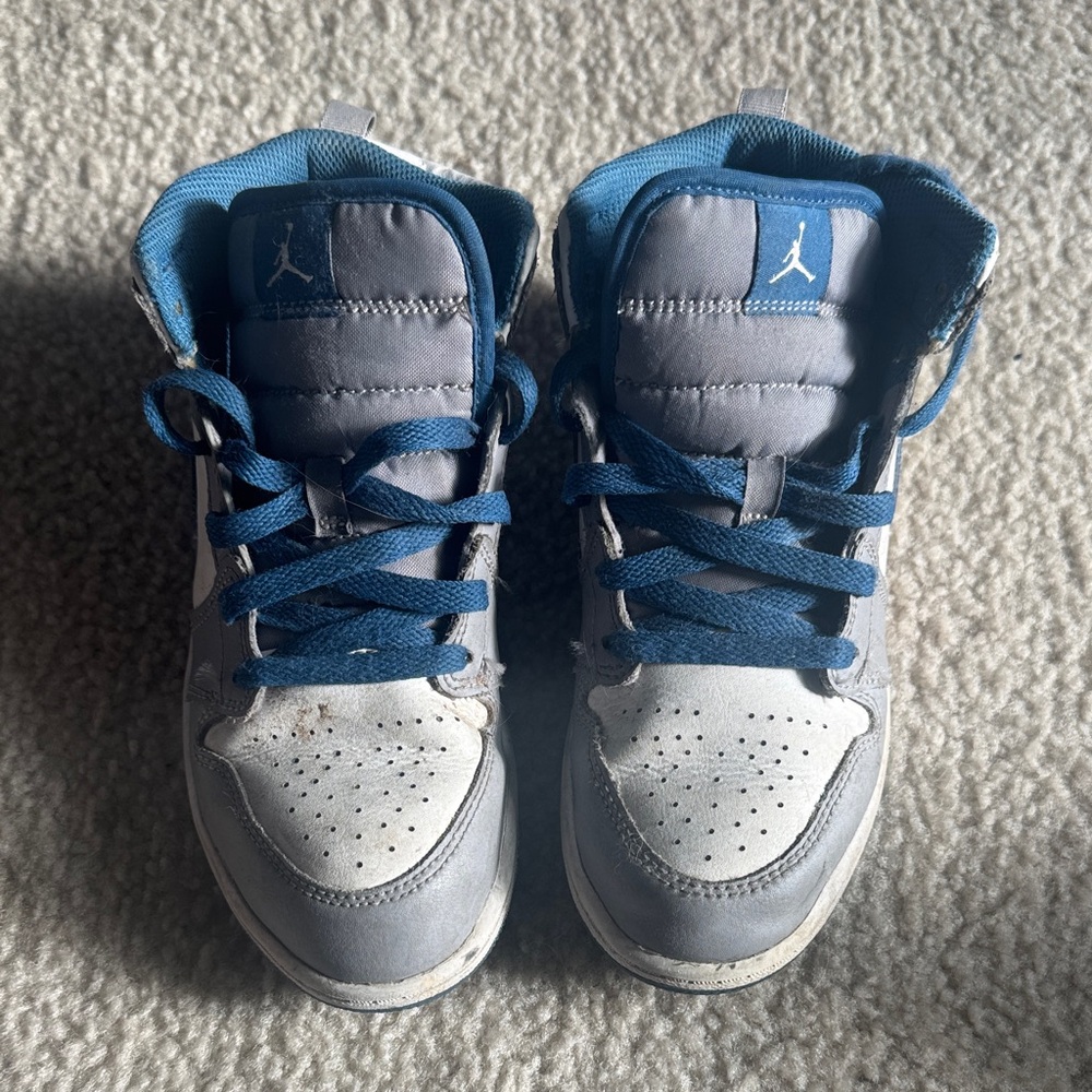 Boys Jordan Mid